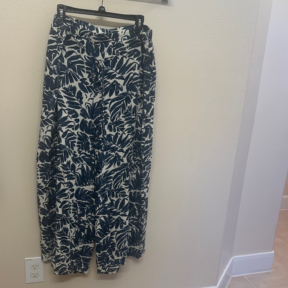 Leaf Print Maxi Skirt